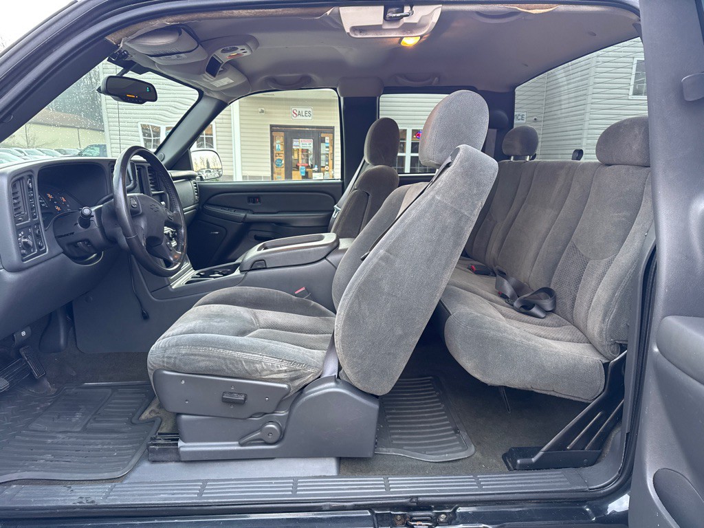 2004 Chevrolet Silverado 1500 Image 12