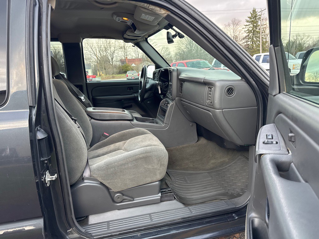 2004 Chevrolet Silverado 1500 Image 13