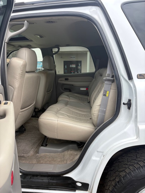 2002 Chevrolet Tahoe Image 10