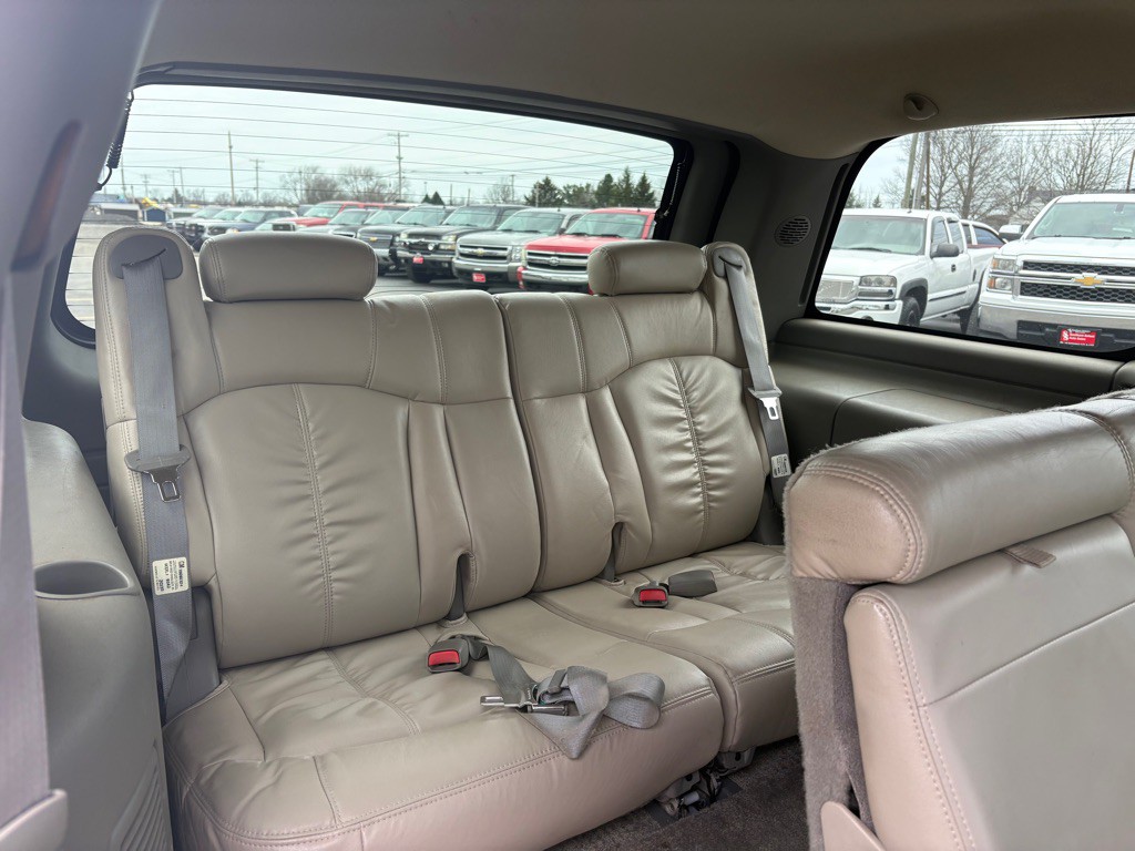 2002 Chevrolet Tahoe Image 13