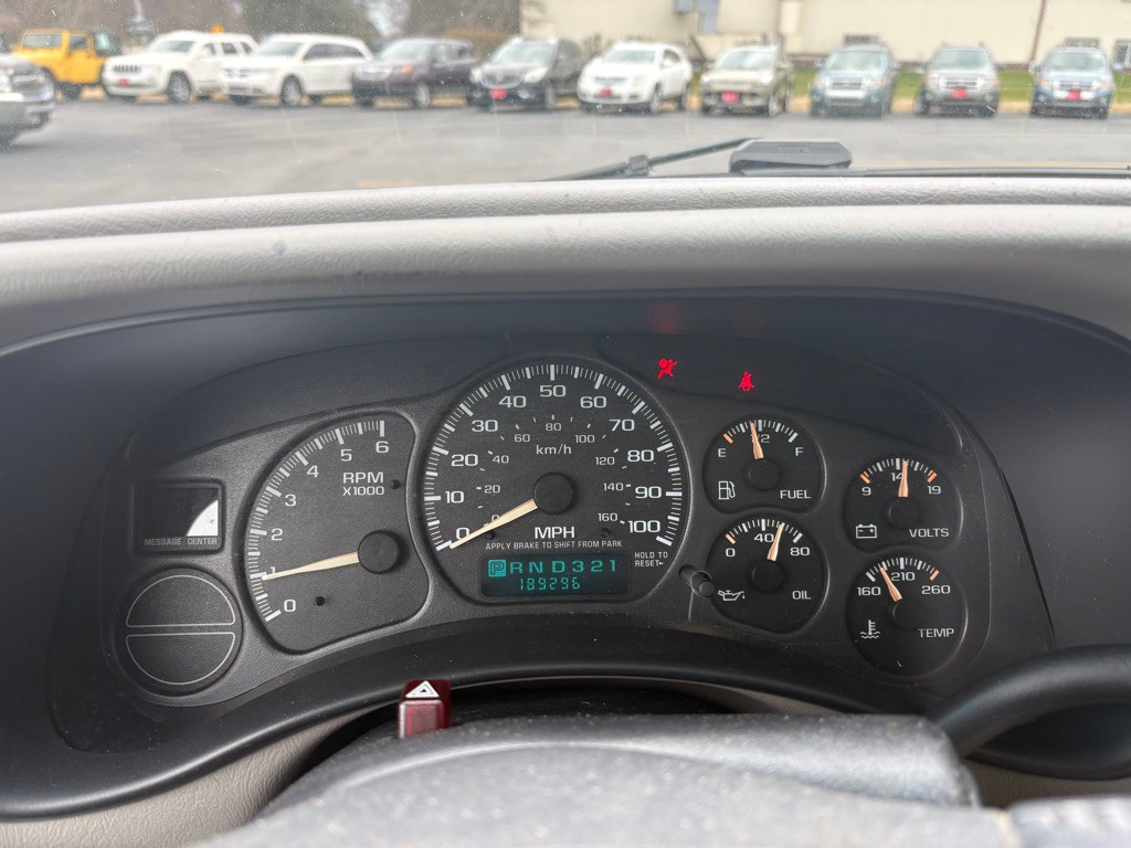 2002 Chevrolet Tahoe Image 15