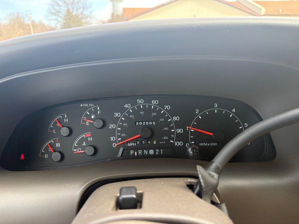 2001 Ford Excursion Image 16