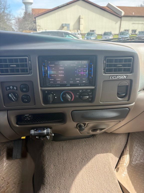 2001 Ford Excursion Image 17
