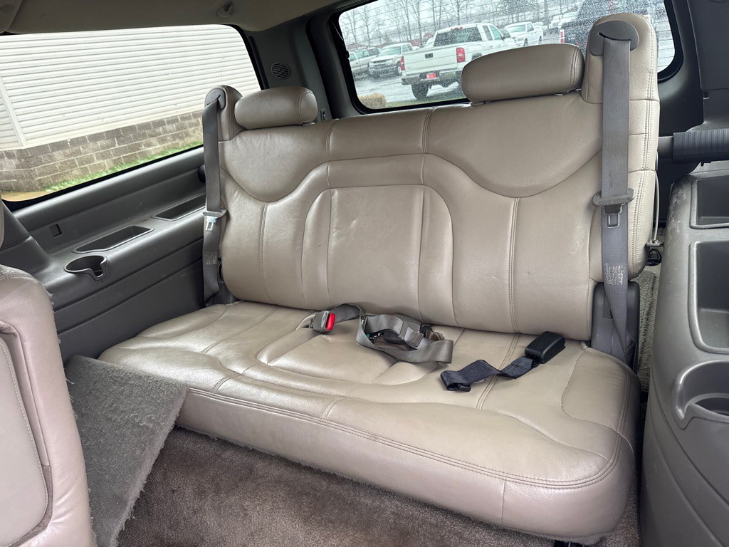 2002 GMC Yukon Image 11