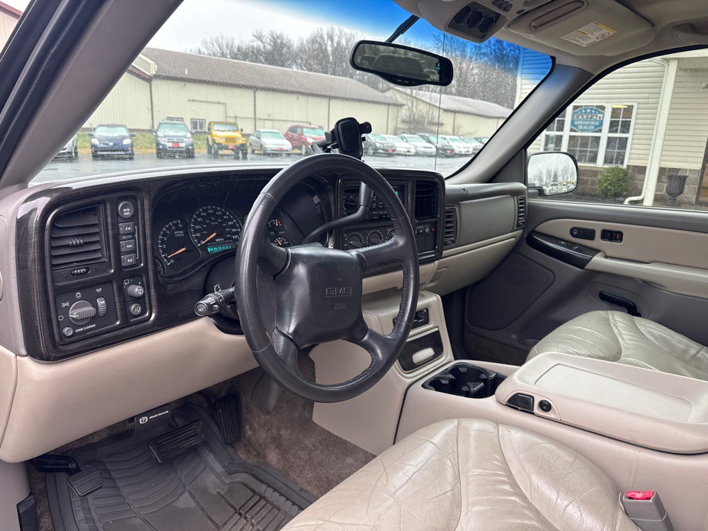 2002 GMC Yukon Image 15