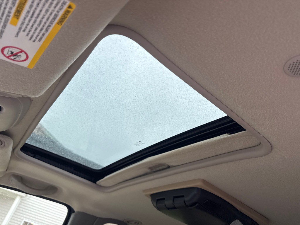 2002 GMC Yukon Image 16