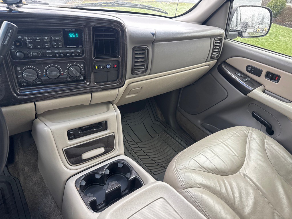 2002 GMC Yukon Image 18