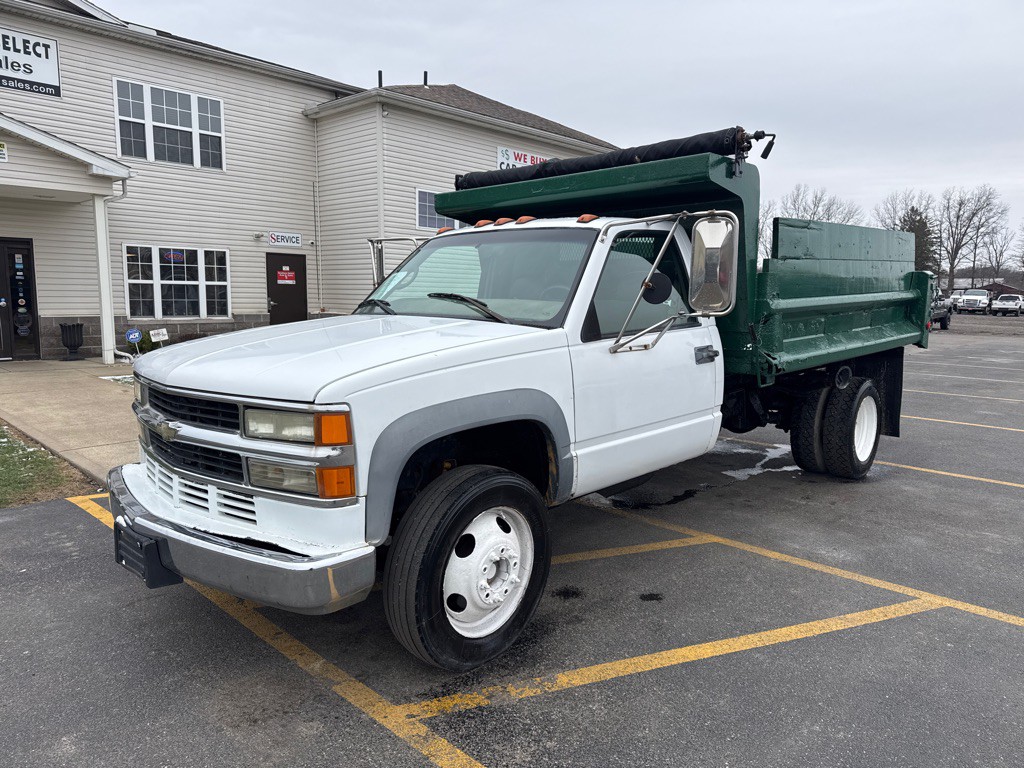 1999 Chevrolet C/K Image 2