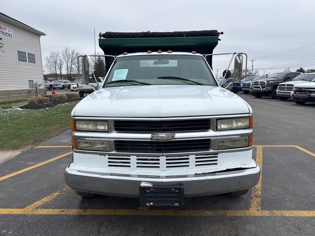 1999 Chevrolet C/K Image 3