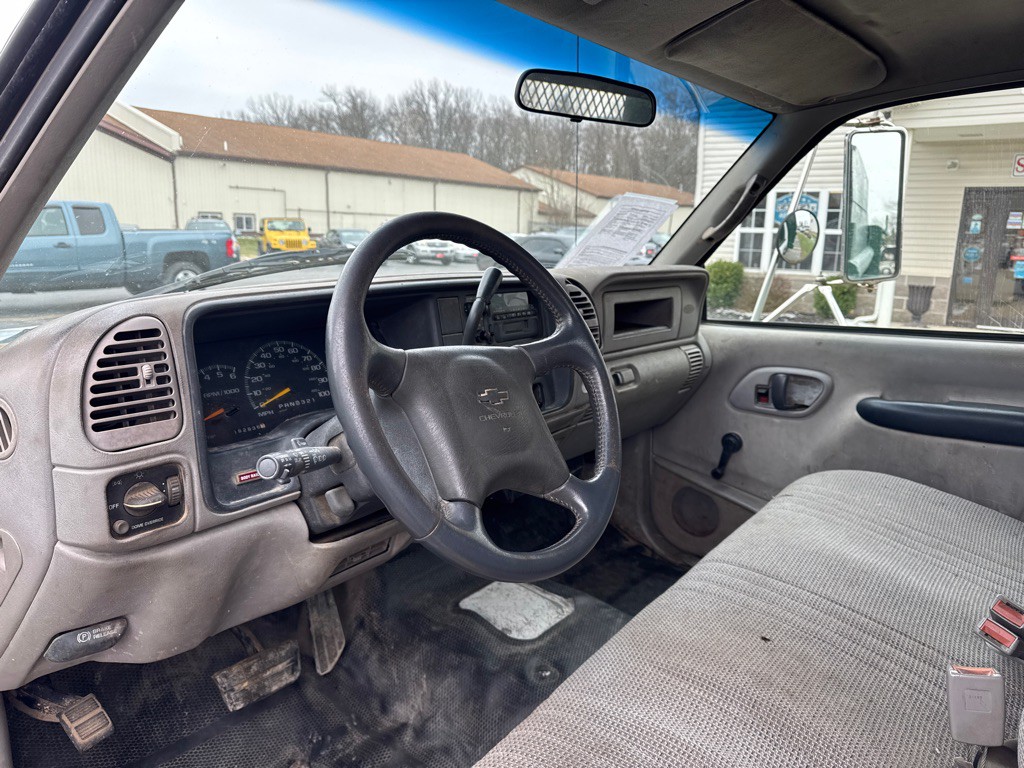 1999 Chevrolet C/K Image 12