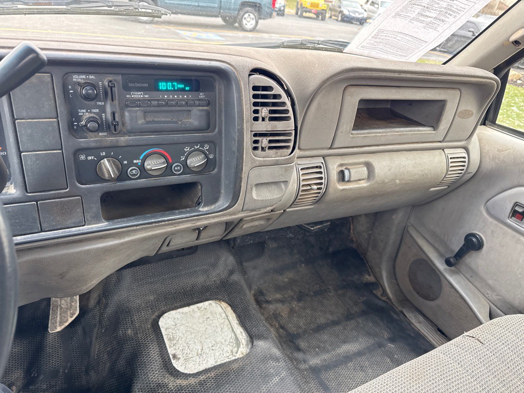 1999 Chevrolet C/K Image 13