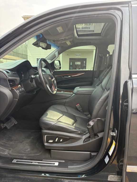 2016 Cadillac Escalade Image 9