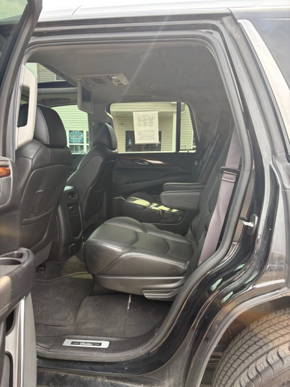 2016 Cadillac Escalade Image 10