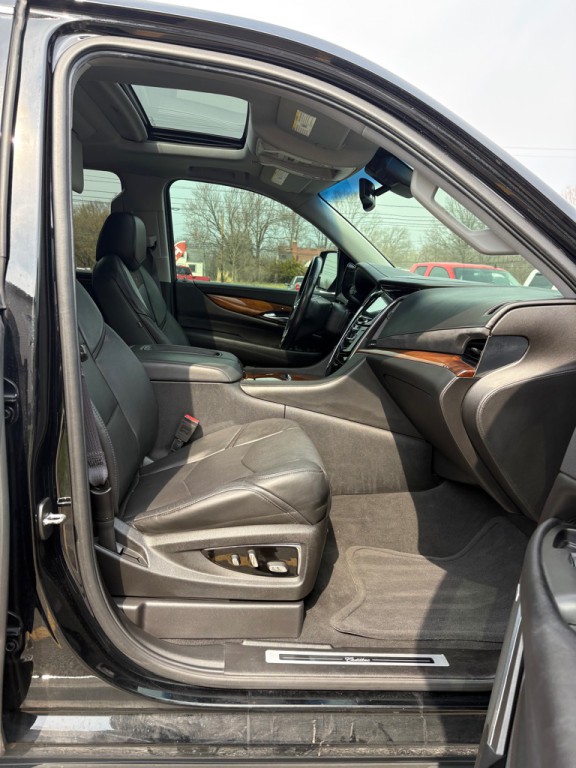 2016 Cadillac Escalade Image 11