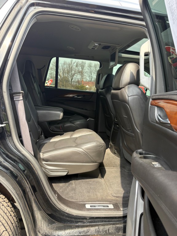 2016 Cadillac Escalade Image 12