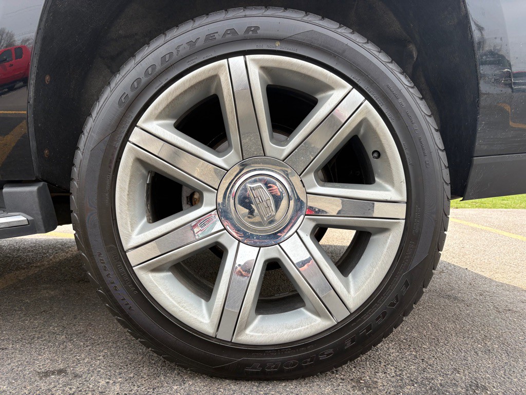 2016 Cadillac Escalade Image 14