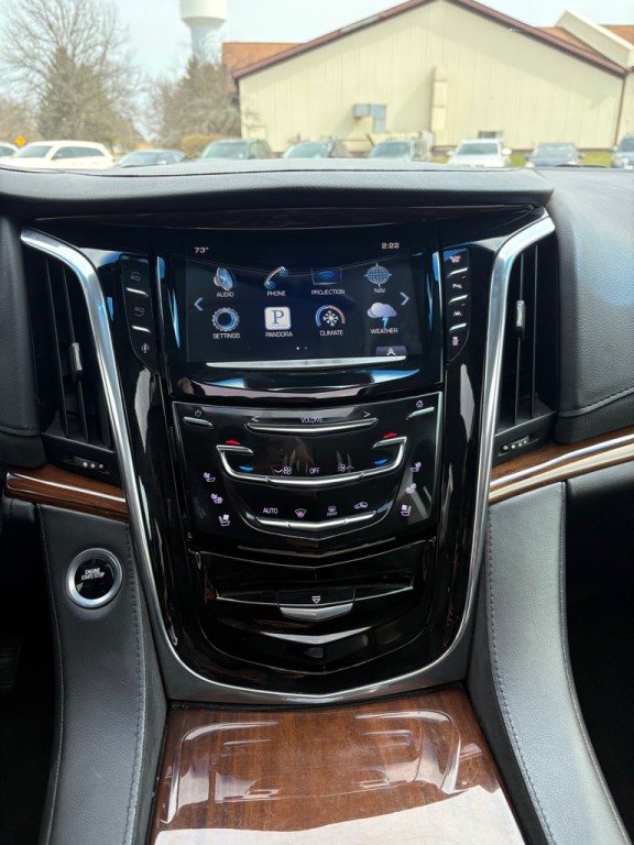 2016 Cadillac Escalade Image 18