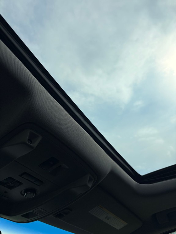 2016 Cadillac Escalade Image 20