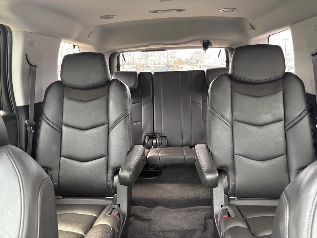 2016 Cadillac Escalade Image 21
