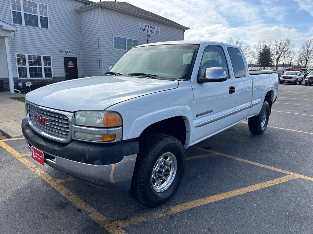 2002 GMC Sierra 2500 Image 2