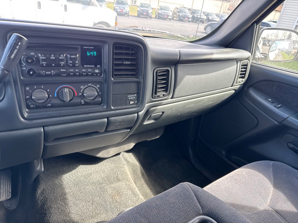 2002 GMC Sierra 2500 Image 16