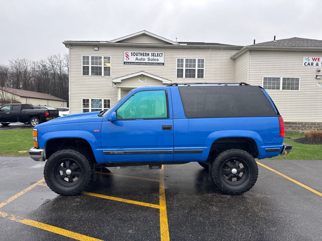 1996 Chevrolet Tahoe Image 1