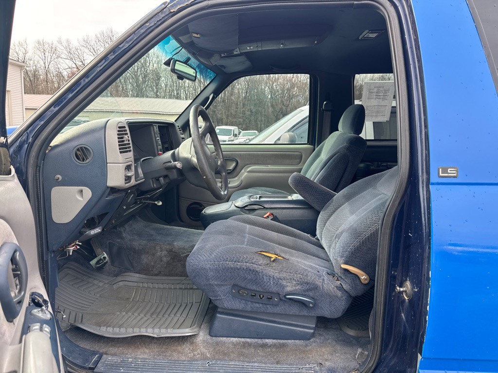 1996 Chevrolet Tahoe Image 11