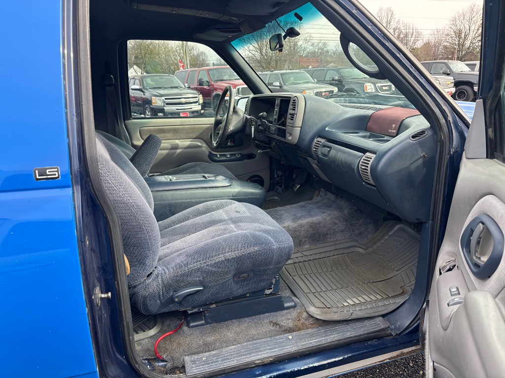 1996 Chevrolet Tahoe Image 13