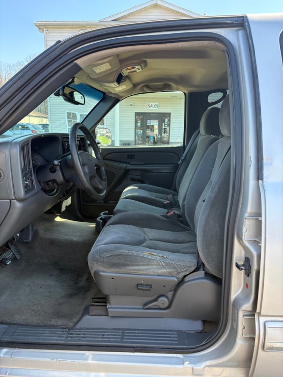 2004 Chevrolet Silverado 1500 Image 9
