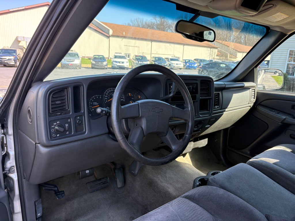 2004 Chevrolet Silverado 1500 Image 13