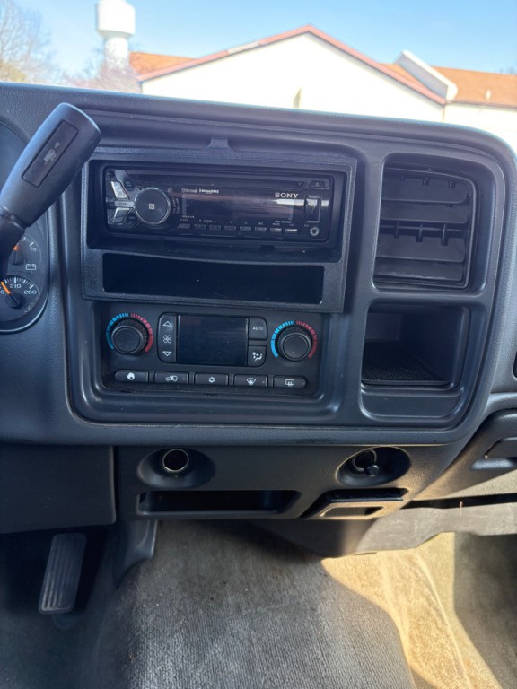 2004 Chevrolet Silverado 1500 Image 15