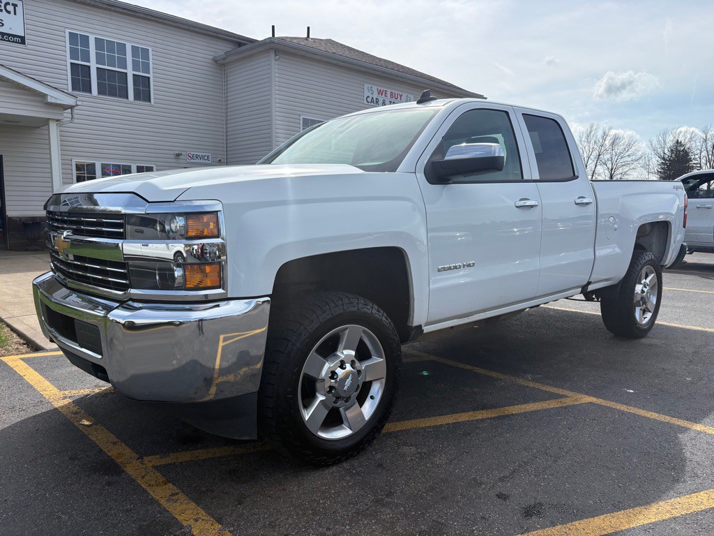 2017 Chevrolet Silverado 1500 Image 2