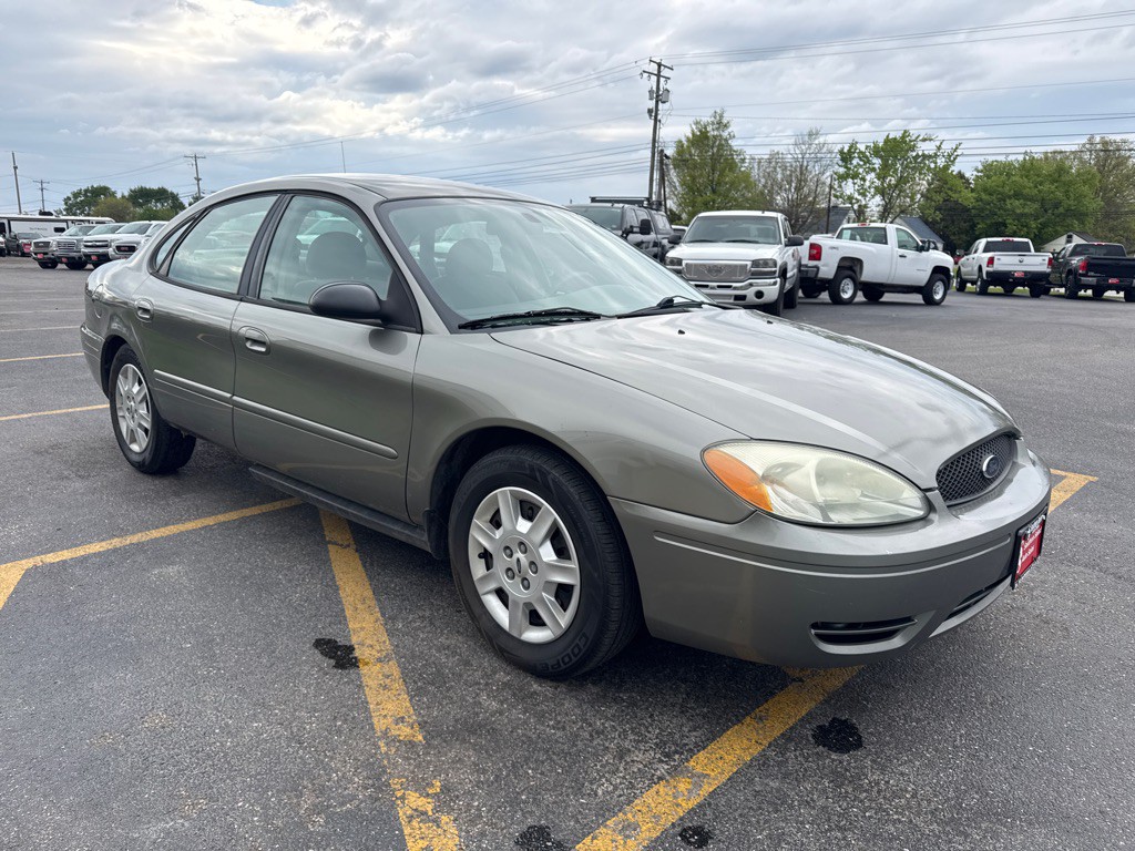 2004 Ford Taurus Image 4