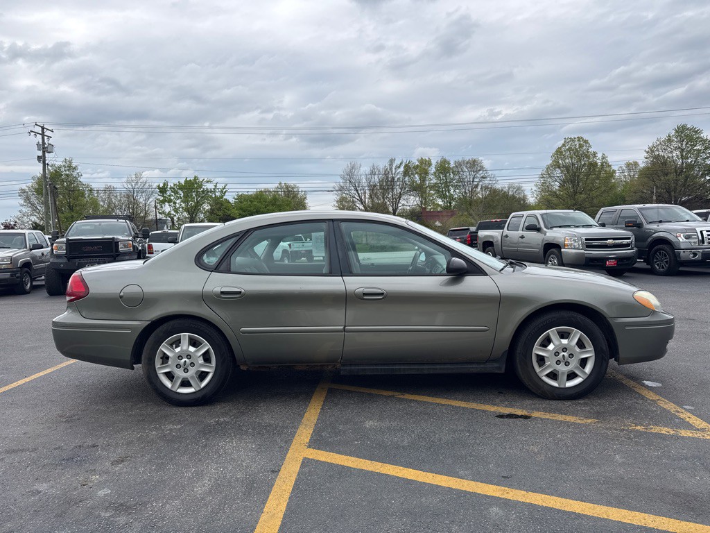 2004 Ford Taurus Image 5