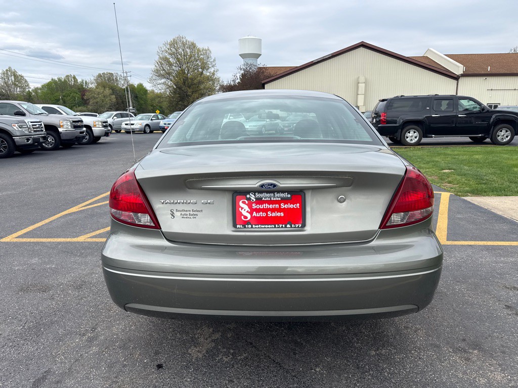 2004 Ford Taurus Image 7