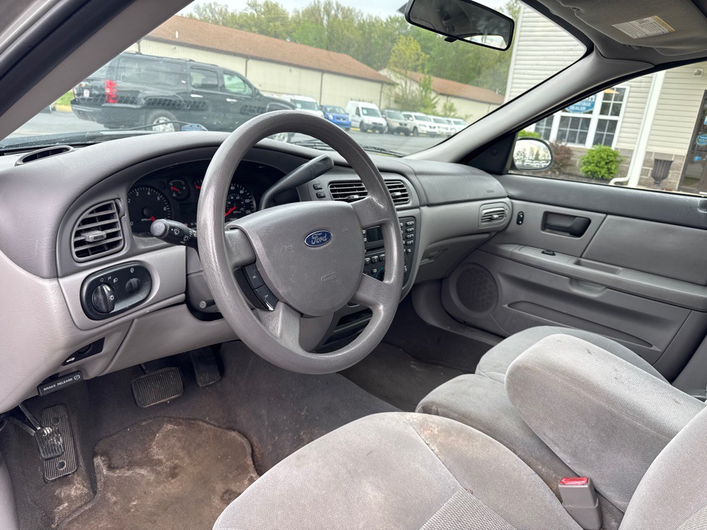 2004 Ford Taurus Image 13
