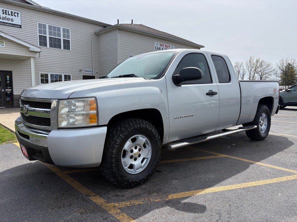 2011 Chevrolet Silverado 1500 Image 2