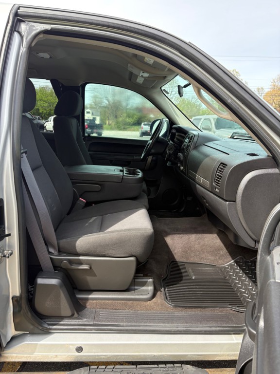 2011 Chevrolet Silverado 1500 Image 11