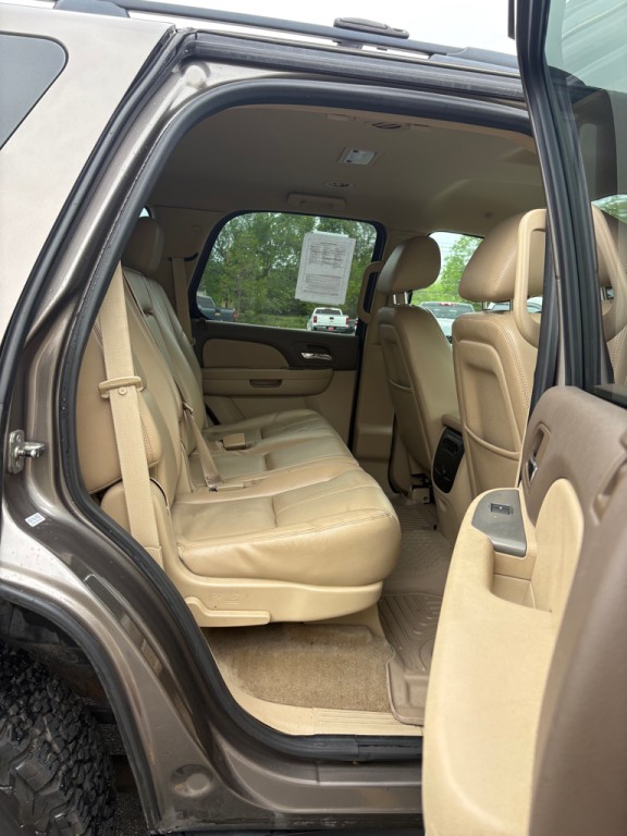 2011 Chevrolet Tahoe Image 12