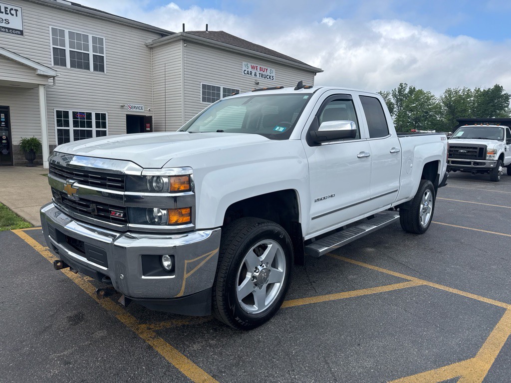 2015 Chevrolet Silverado 1500 Image 2