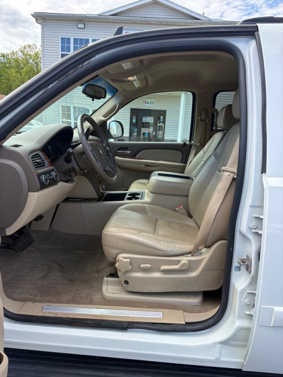 2009 Chevrolet Suburban Image 9