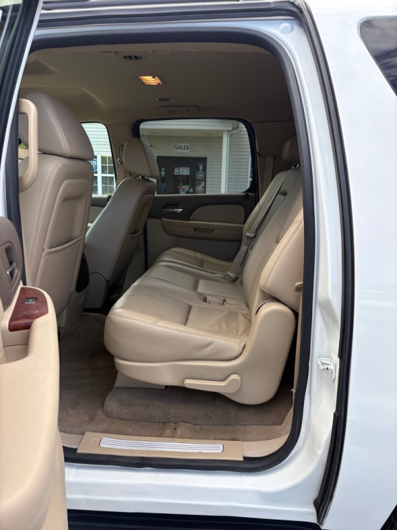2009 Chevrolet Suburban Image 10