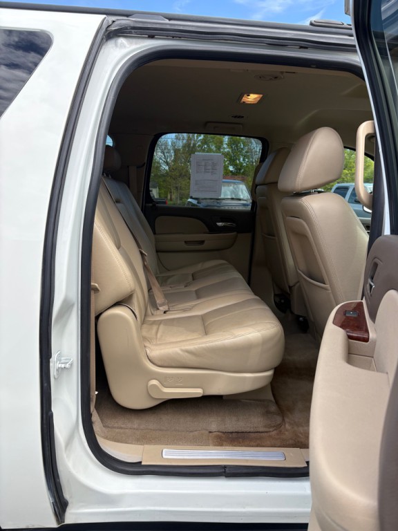 2009 Chevrolet Suburban Image 12