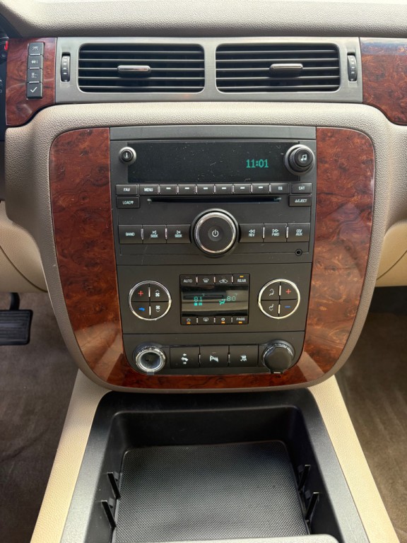 2009 Chevrolet Suburban Image 16