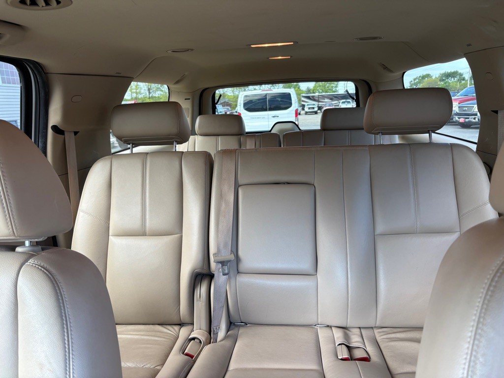 2009 Chevrolet Suburban Image 17