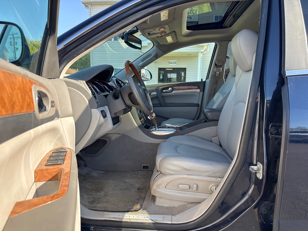 2011 Buick Enclave Image 10