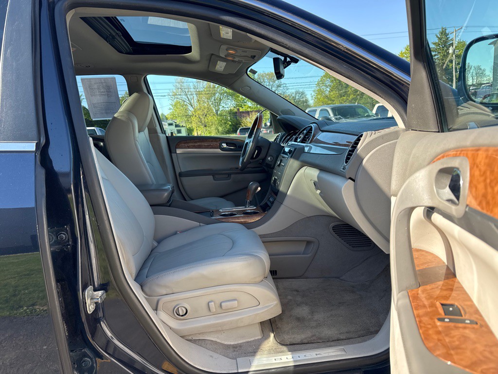 2011 Buick Enclave Image 12
