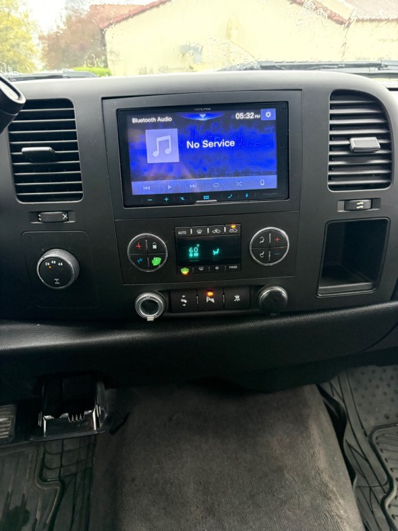 2011 Chevrolet Silverado 1500 Image 16