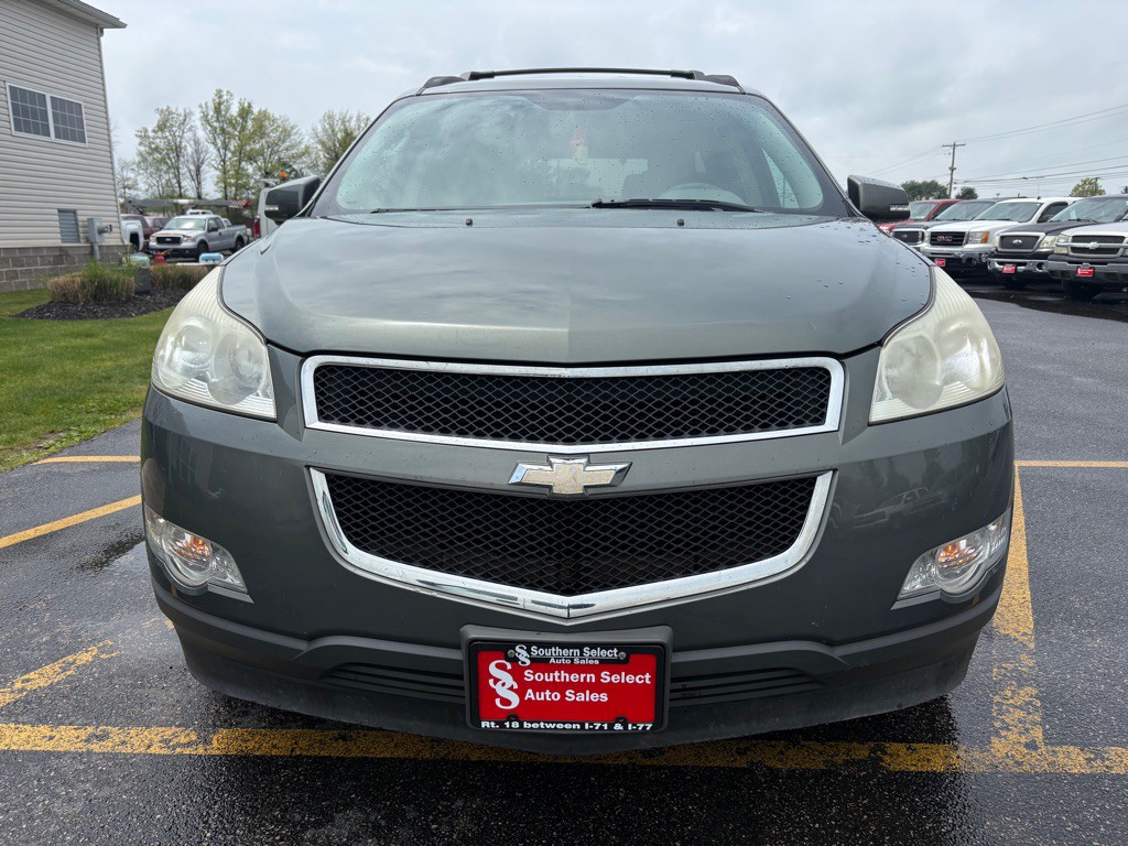 2010 Chevrolet Traverse Image 3