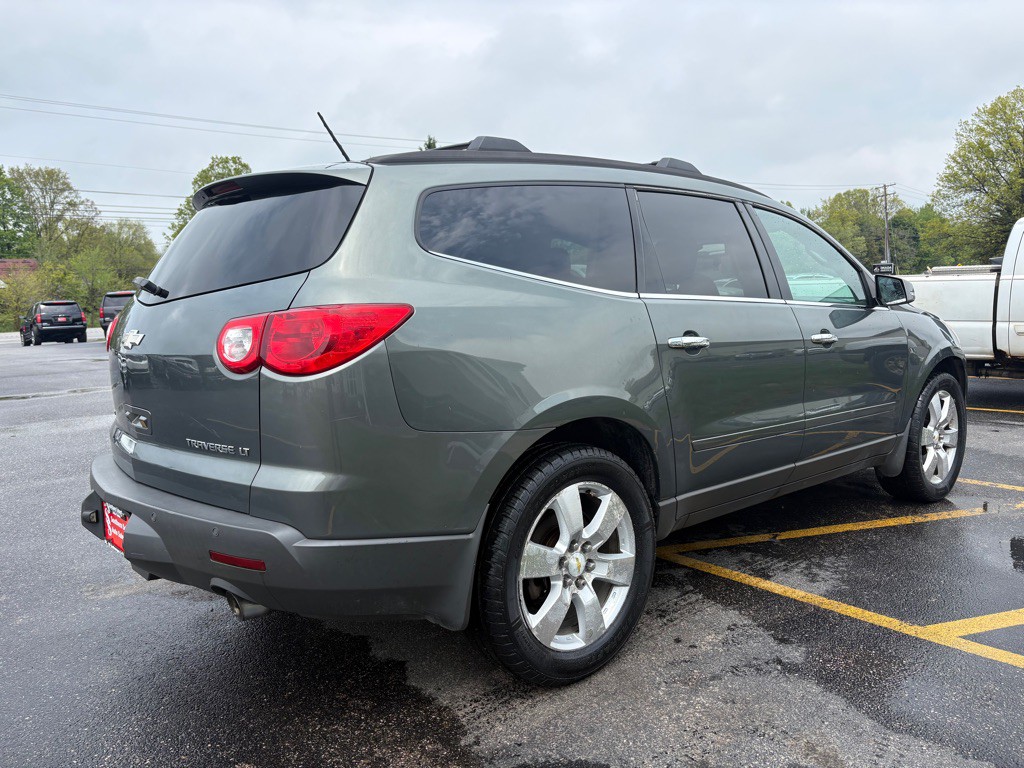 2010 Chevrolet Traverse Image 6